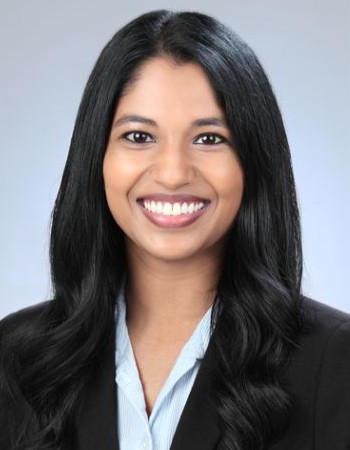 Rayshma Sharoff Headshot